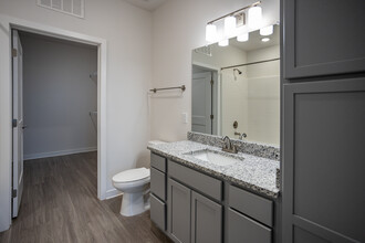 Moss Grove in Knoxville, TN - Building Photo - Interior Photo