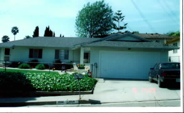 2556 Sunset Dr in Ventura, CA - Building Photo - Building Photo