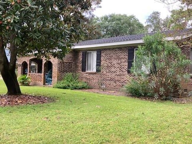 201 NE 48th St in Oak Island, NC - Building Photo - Building Photo