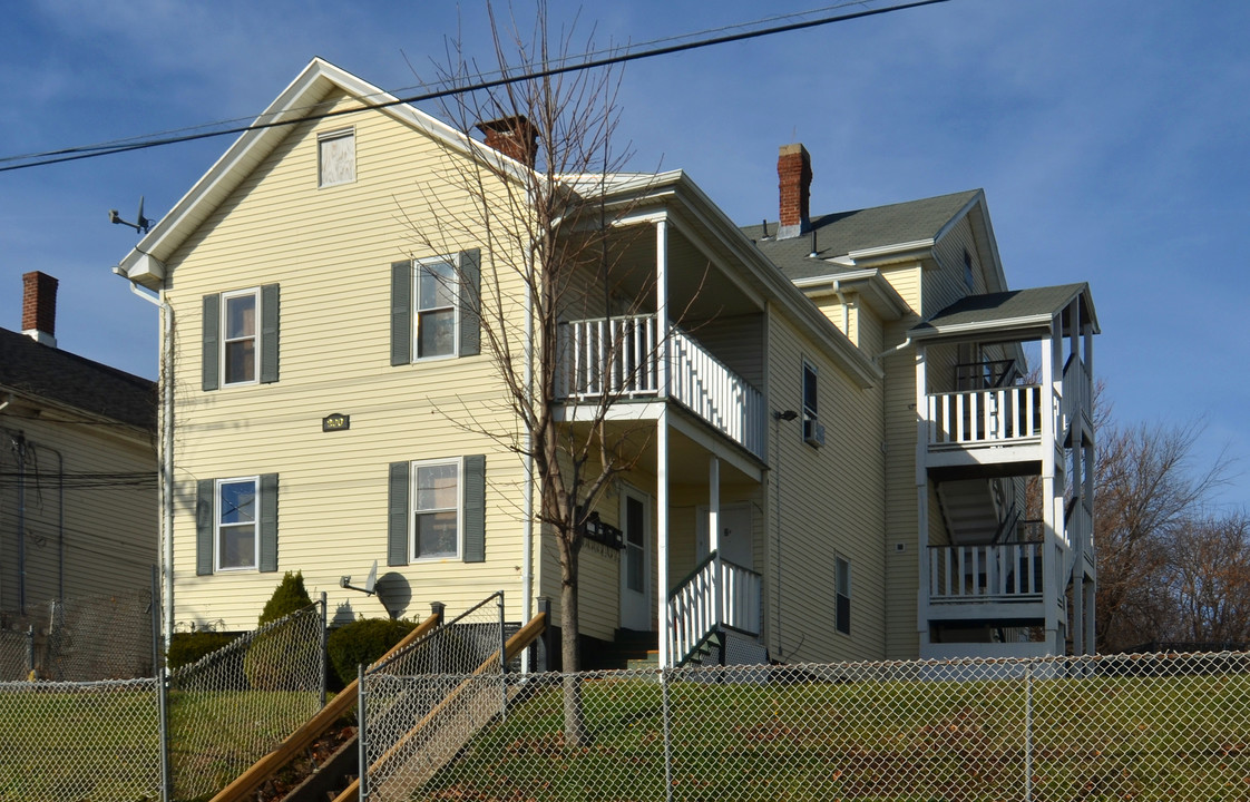 200-208 North St in New Britain, CT - Building Photo