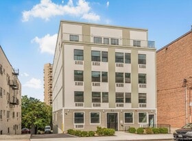 409 Warburton Ave in Yonkers, NY - Building Photo