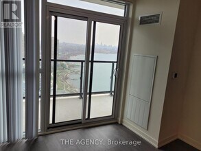 38-4138 Annie Craig Dr in Toronto, ON - Building Photo - Building Photo