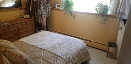 4 Tristan Dr in Farmington, NH - Foto de edificio - Building Photo