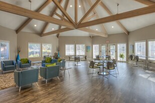 Oak Hill Apartments in Portland, OR - Building Photo