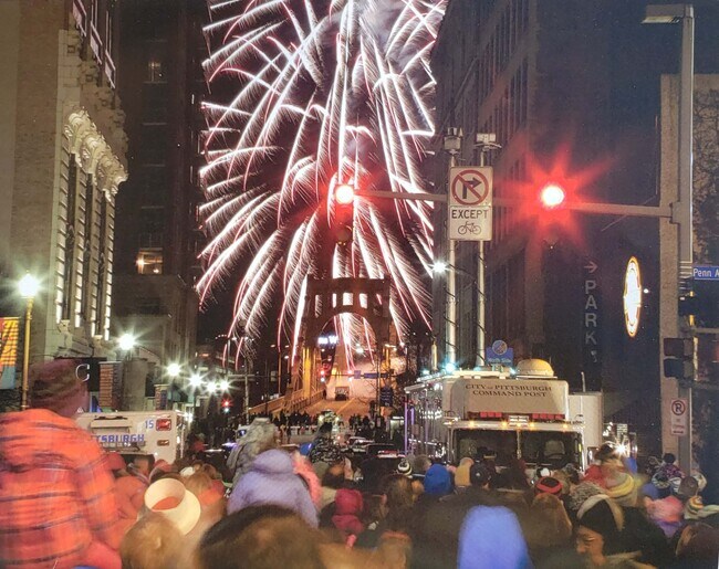 709 Penn Ave, Unit StarLoft in Pittsburgh, PA - Building Photo - Building Photo