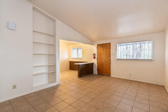 206 Princeton Dr SE in Albuquerque, NM - Building Photo - Building Photo