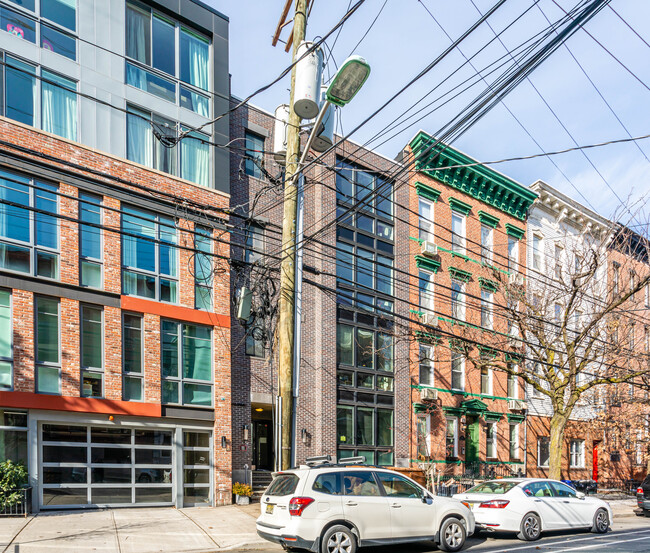 122 Madison St in Hoboken, NJ - Building Photo - Primary Photo