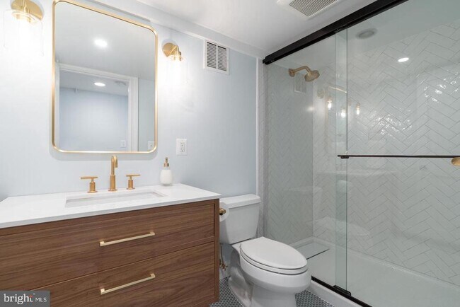 1147 Colonial Ave in Alexandria, VA - Building Photo - Building Photo