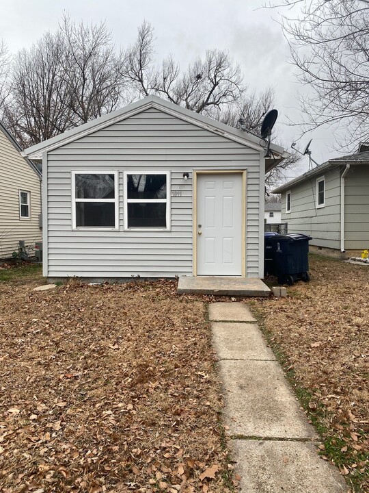 1011 S Emporia St in El Dorado, KS - Building Photo