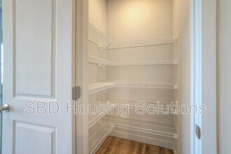 12411 S Parkwood Ln in Lee's Summit, MO - Building Photo - Building Photo