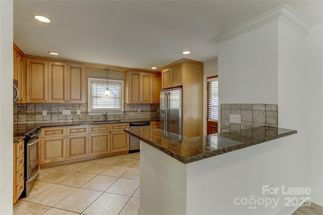 448 N Summit Ave in Charlotte, NC - Building Photo