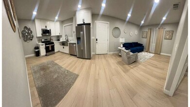 321 W Park Ave in El Cajon, CA - Building Photo - Building Photo