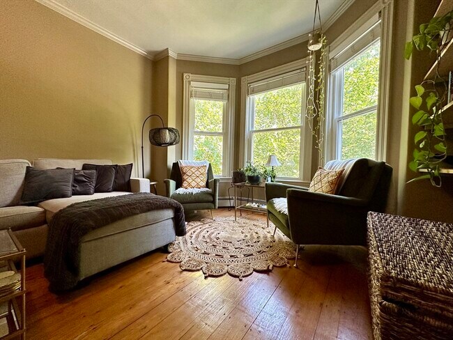 283 Chestnut Ave, Unit #1