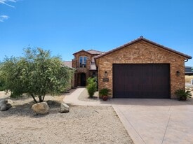 2296 Holly Dr in Paso Robles, CA - Building Photo