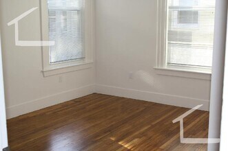 11 Wadsworth St, Unit 1 in Boston, MA - Foto de edificio - Building Photo