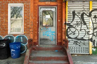 453 Tompkins Ave in Brooklyn, NY - Foto de edificio - Building Photo