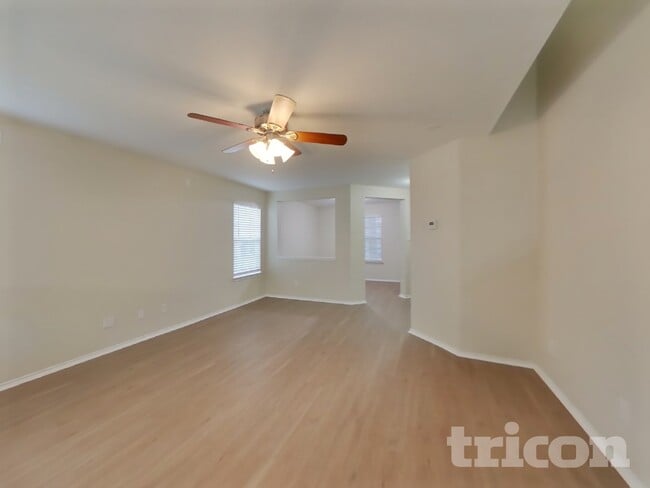 19 Bedford Bay in San Antonio, TX - Building Photo - Building Photo