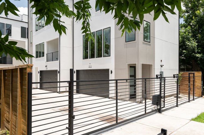 3112 Live Oak St in Houston, TX - Building Photo - Building Photo