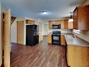5734 Cedar Lawn Dr in Groveport, OH - Building Photo - Building Photo