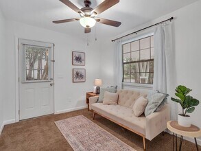 1649 Mayhew St in Tallahassee, FL - Building Photo - Building Photo