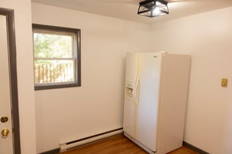 118 N 3rd St, Unit Rear in Stroudsburg, PA - Building Photo - Building Photo