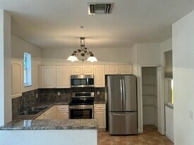 150 Jacaranda Country Club Dr in Plantation, FL - Building Photo