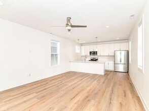 717 E 27th St, Unit 102 in Indianapolis, IN - Building Photo - Building Photo