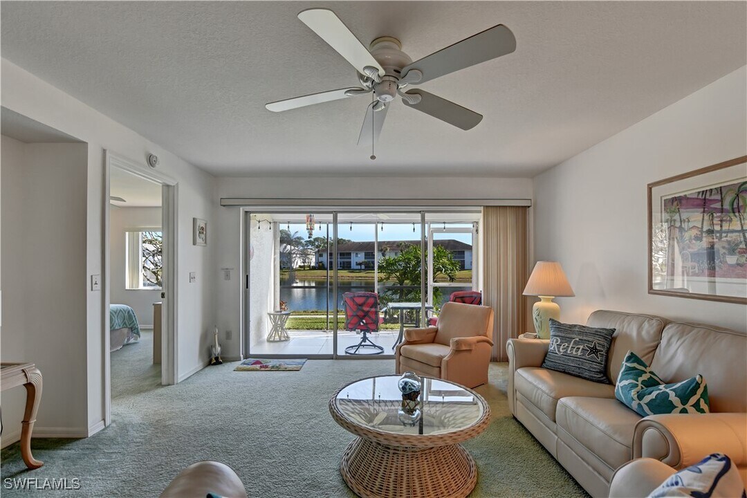 452 Belina Dr in Naples, FL - Building Photo