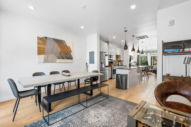1701 E Martin Luther King Jr Blvd in Austin, TX - Building Photo - Building Photo