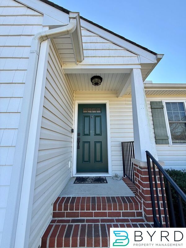 1001 Greenview Dr in Henrico, VA - Building Photo - Building Photo