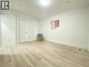 114 Tisdale St N in Hamilton, ON - Building Photo - Building Photo