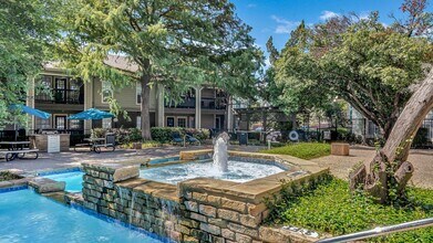 The Willows on Rosemeade in Dallas, TX - Building Photo - Building Photo