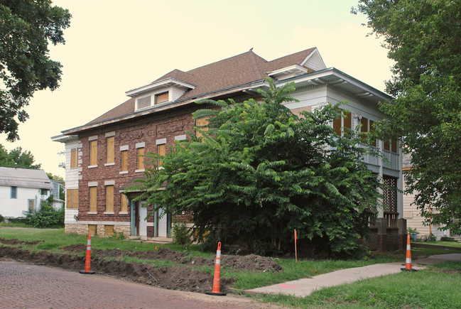 602 SW 7th St in Topeka, KS - Foto de edificio - Building Photo