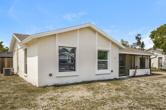 971 Winsome Rd in North Fort Myers, FL - Building Photo - Building Photo