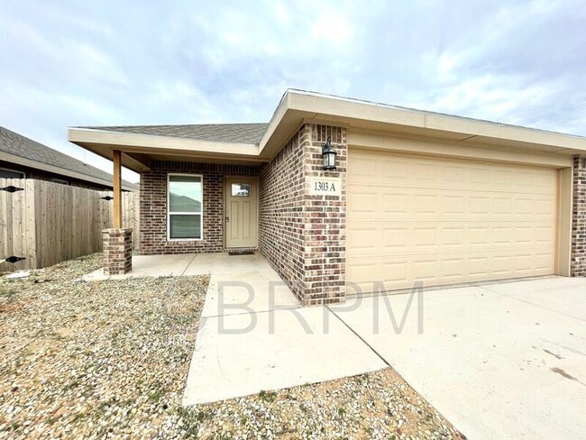 property at 1303 N Dover Ave