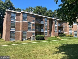 3827 St Barnabas Rd in Hillcrest Heights, MD - Building Photo