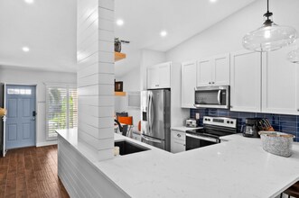 864 Gulf Pavillion Dr in Naples, FL - Building Photo - Building Photo