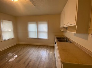 378 E 156th St in Cleveland, OH - Building Photo - Building Photo