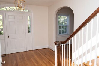 2001 Ivy Rd in Charlottesville, VA - Building Photo - Building Photo