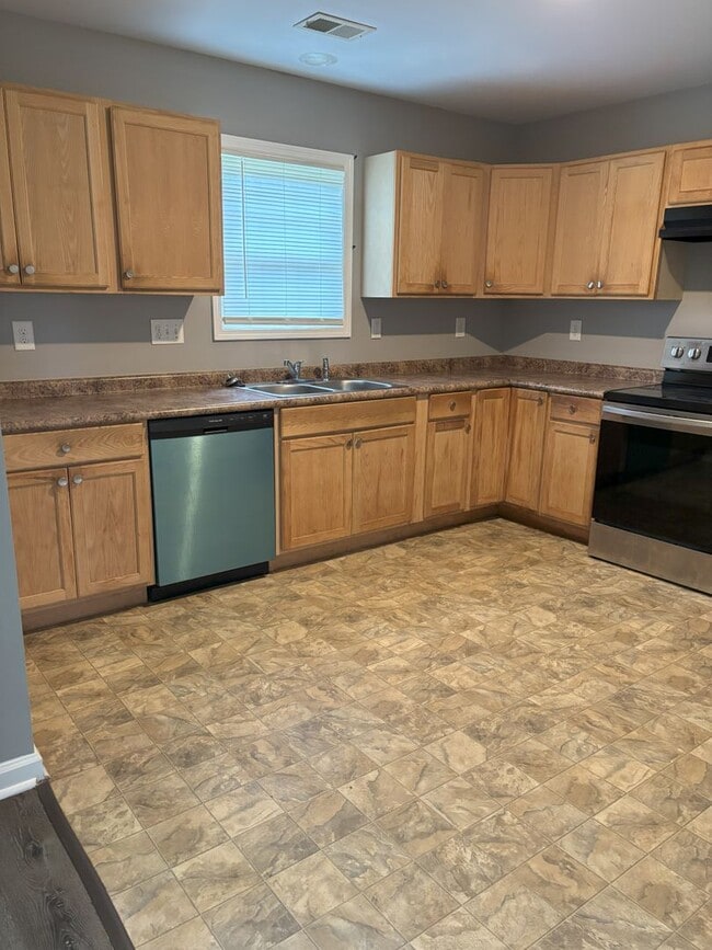 120-122 Gardenia Ln in Spartanburg, SC - Building Photo - Building Photo