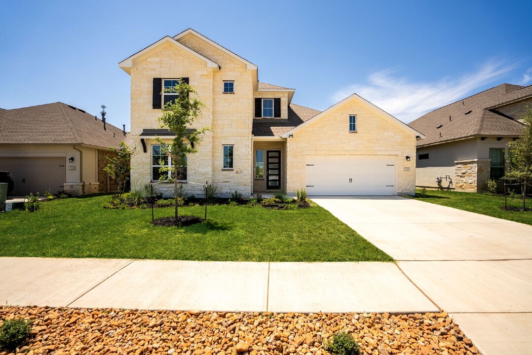 121 Maravillas in Boerne, TX - Building Photo