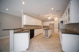 4423 Lakeshore Forest Dr in Missouri City, TX - Building Photo - Building Photo