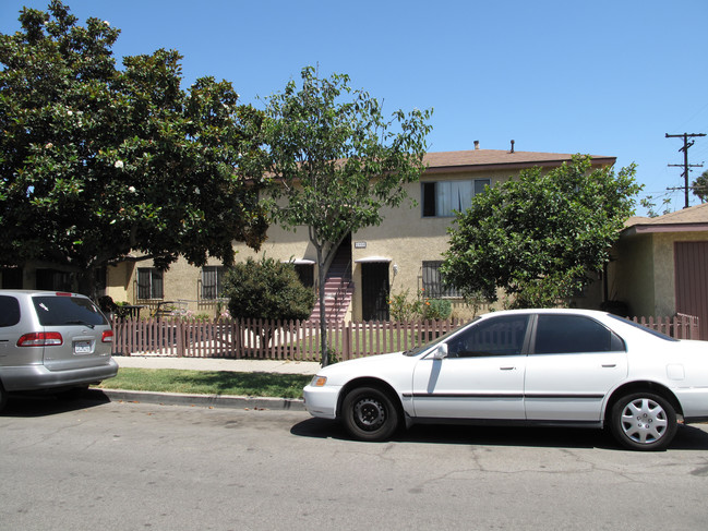 1900 Harbor Ave in Long Beach, CA - Building Photo - Building Photo