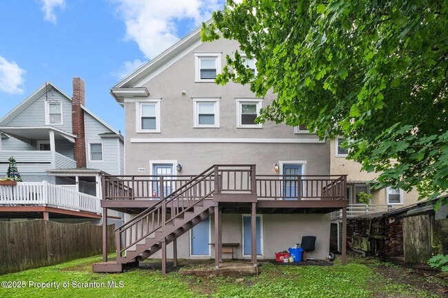 2215 Capouse Ave in Scranton, PA - Building Photo - Building Photo