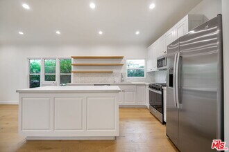 101 N Clark Dr in West Hollywood, CA - Building Photo - Building Photo