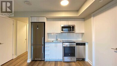 38 Monte Kwinter Ct in Toronto, ON - Building Photo - Building Photo