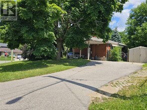 168 Winston Blvd in Cambridge, ON - Building Photo - Building Photo