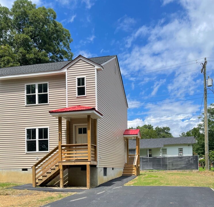 909 Maple St in Hopewell, VA - Building Photo