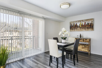 TowsonTown Place Apartments in Baltimore, MD - Building Photo - Building Photo
