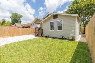 3406 Michigan St in Baytown, TX - Building Photo - Building Photo